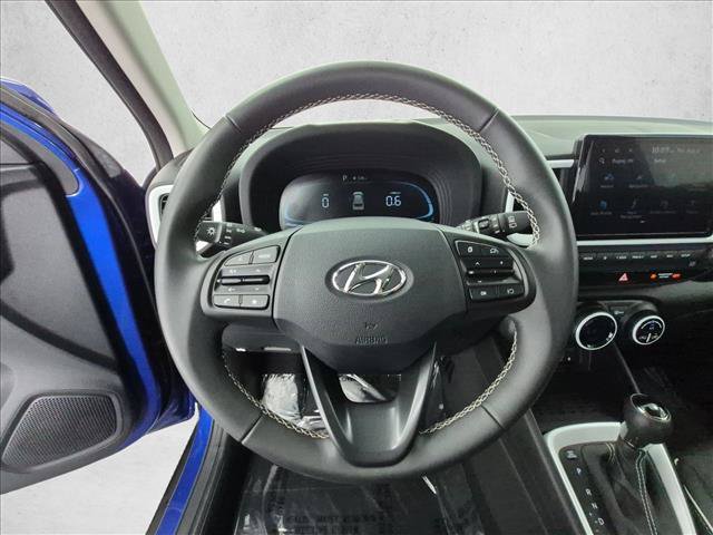 Certified 2025 Hyundai Venue Limited FWD image 28