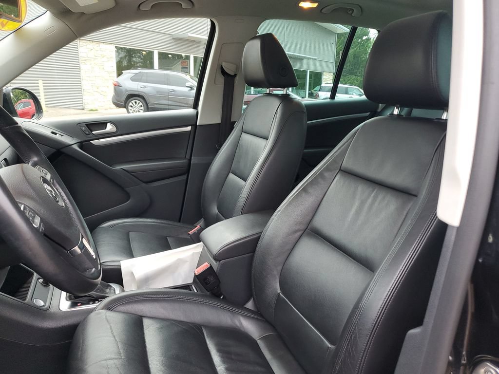 Used 2013 Volkswagen Tiguan SEL FWD image 16