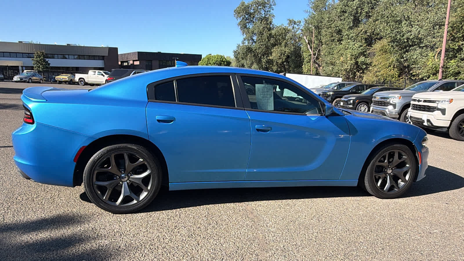 Used 2015 Dodge Charger SXT RWD image 4