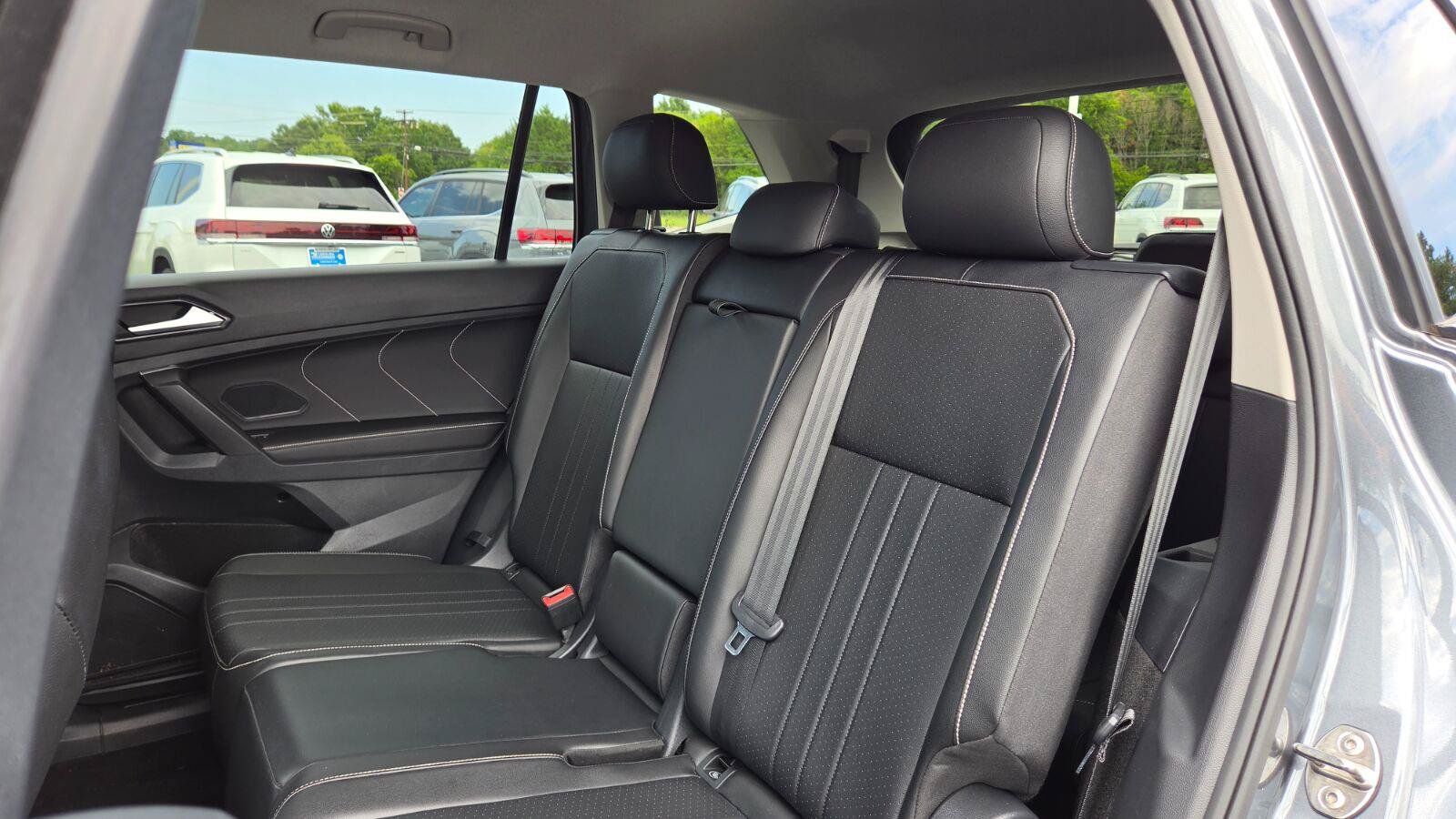 Certified 2023 Volkswagen Tiguan SE FWD image 43