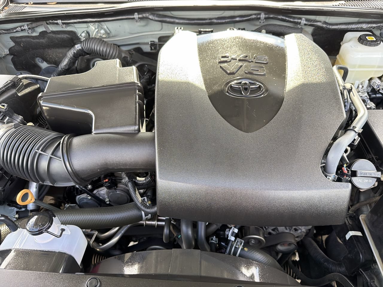 Used 2022 Toyota Tacoma TRD Off-Road AWD/4WD image 10