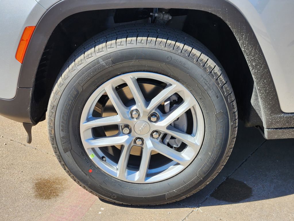 New 2026 Jeep Grand Cherokee Laredo RWD image 7