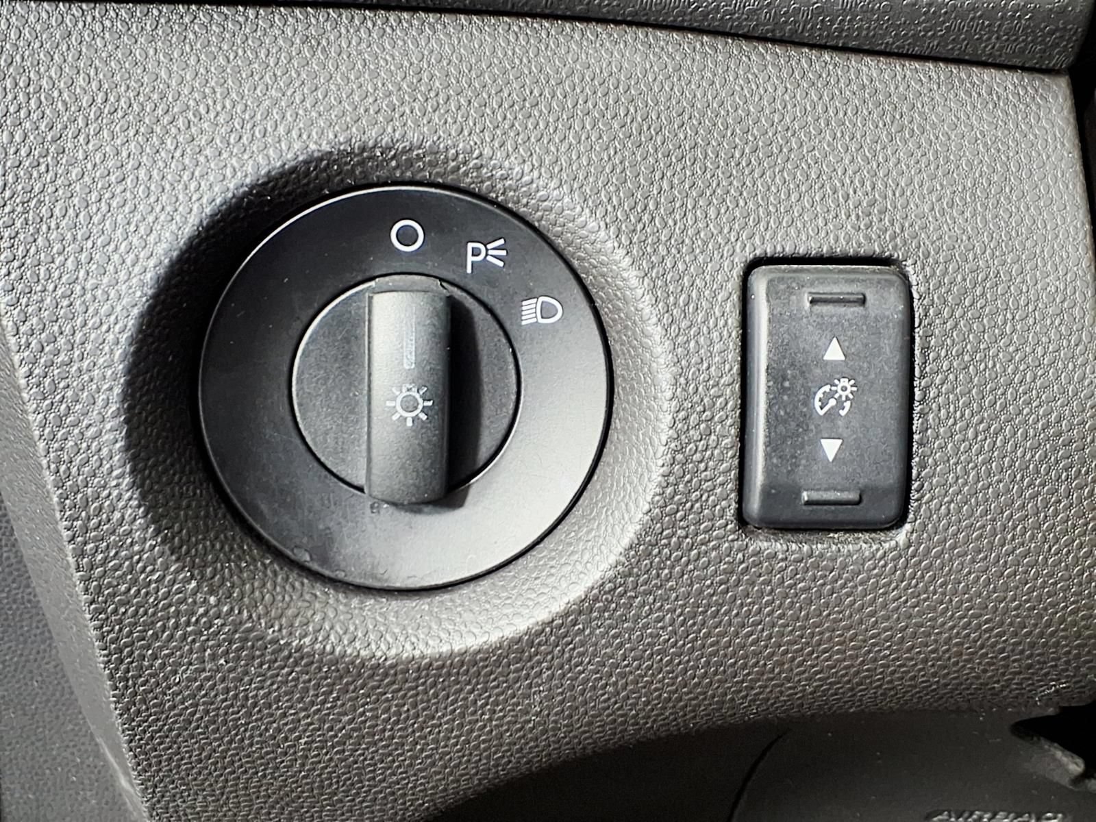 Used 2012 Ford Fiesta SE FWD image 19