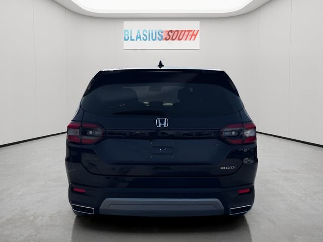 Used 2023 Honda Pilot Touring image 4