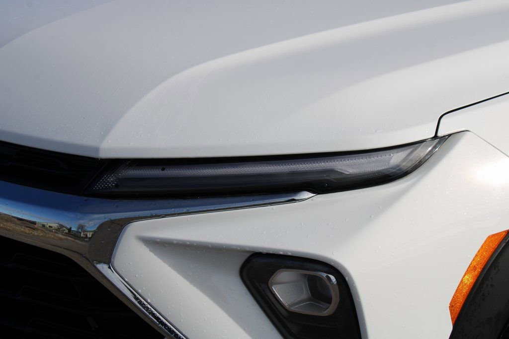 Used 2025 Chevrolet TrailBlazer LT image 11