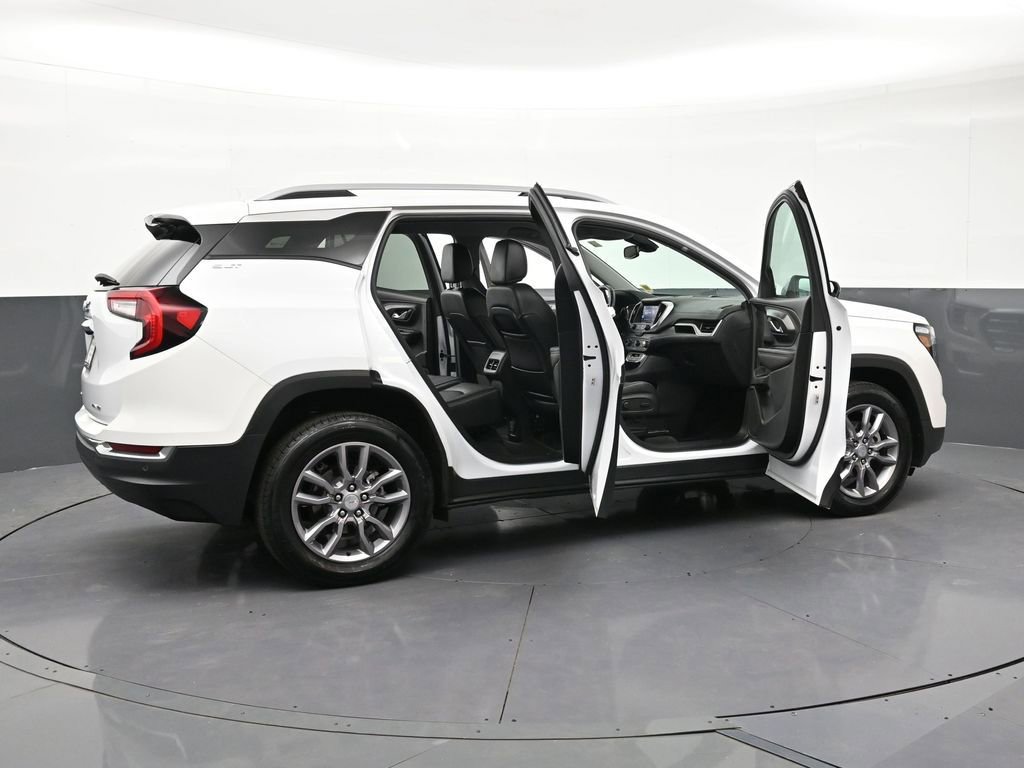Used 2023 GMC Terrain SLT AWD/4WD image 32