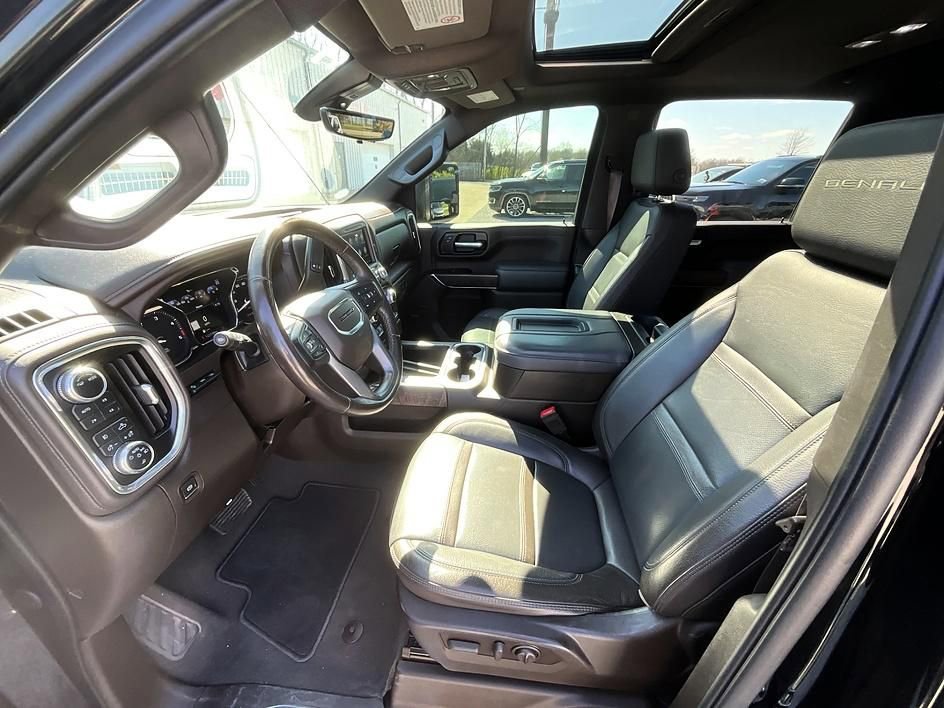 Used 2022 GMC Sierra 2500 Denali w/ Denali Ultimate Package image 16