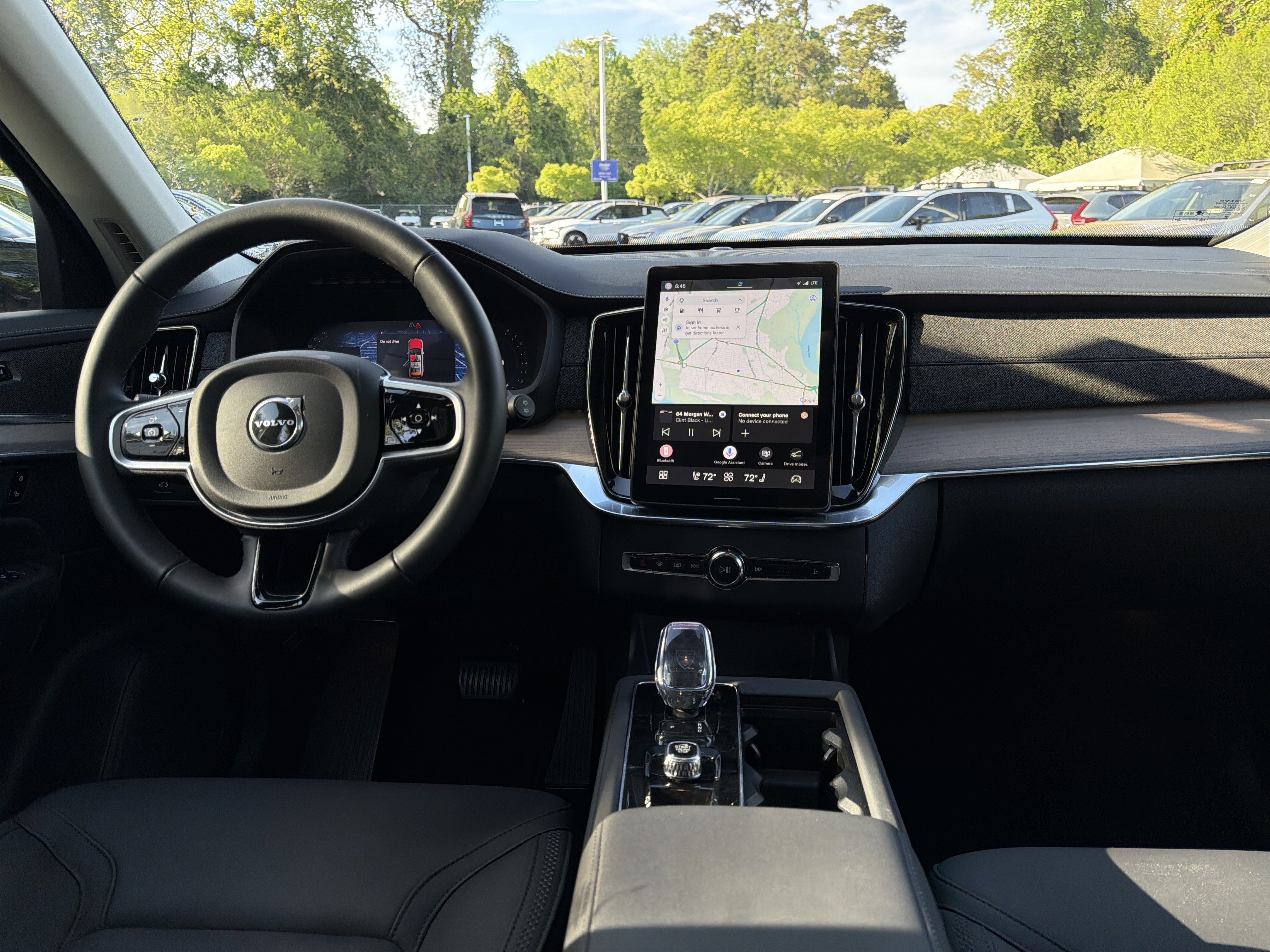 Certified 2025 Volvo XC90 B5 Plus AWD/4WD image 30