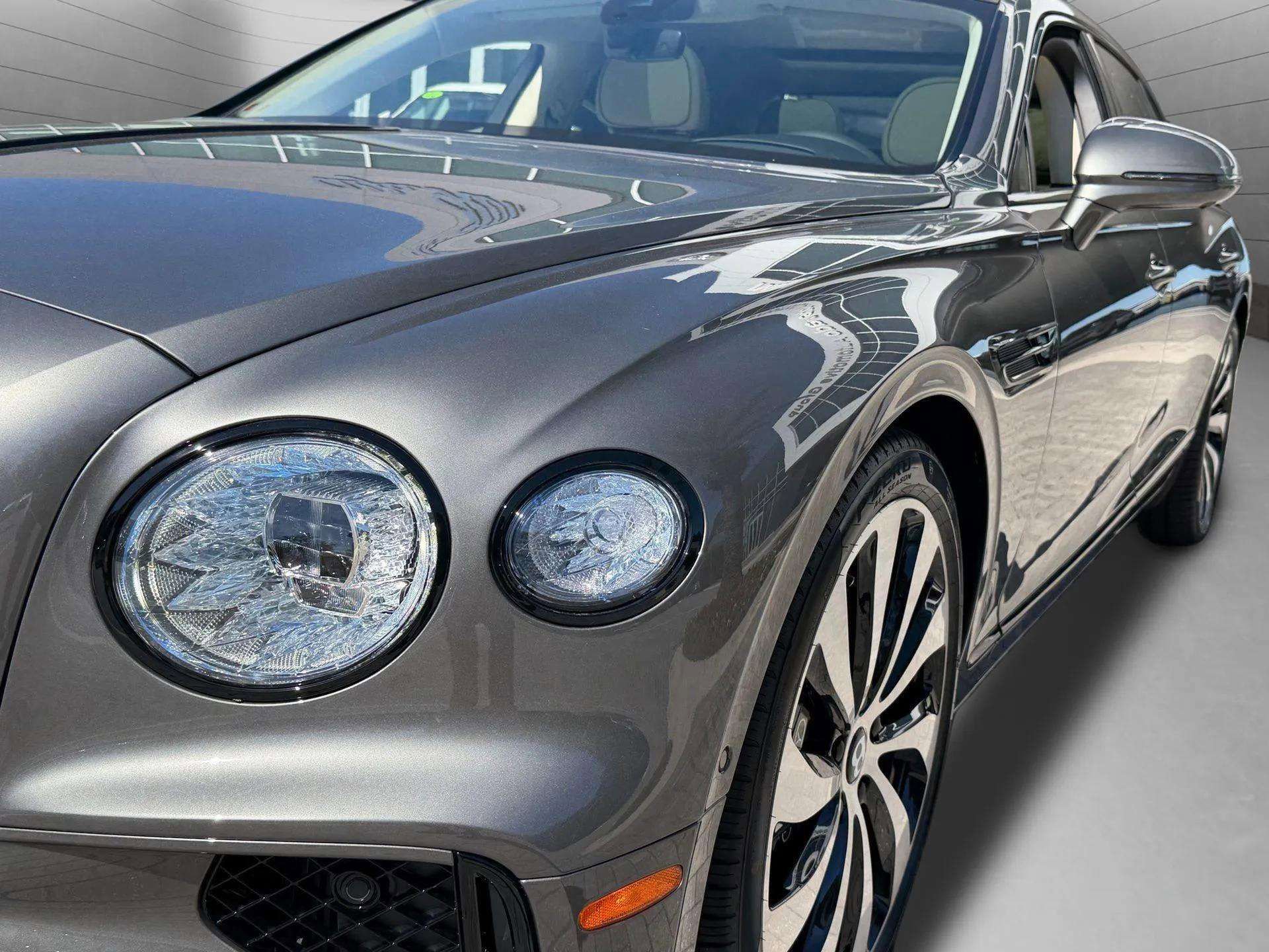 New 2026 Bentley Flying Spur Plug-In Hybrid AWD/4WD image 55
