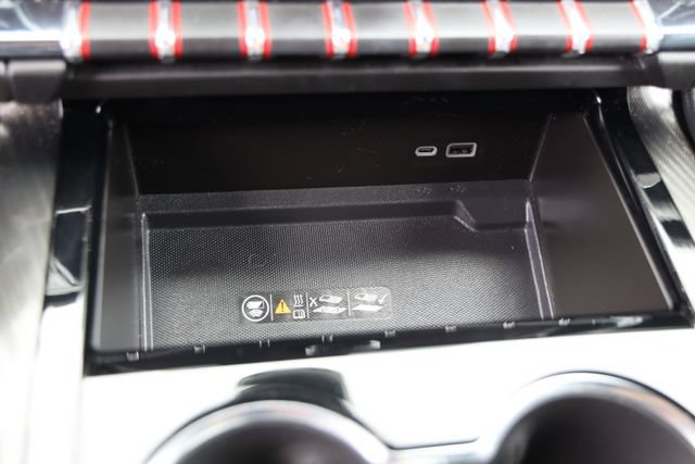 Used 2025 GMC Yukon AT4 AWD/4WD image 23