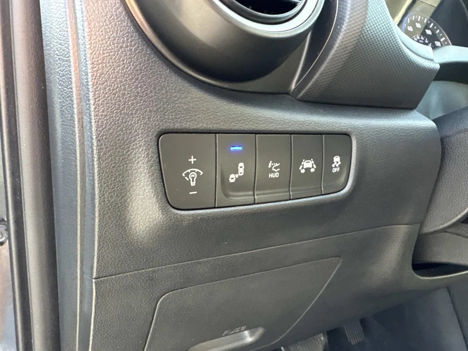 Used 2021 Hyundai Kona Ultimate w/ Cargo Package FWD image 29
