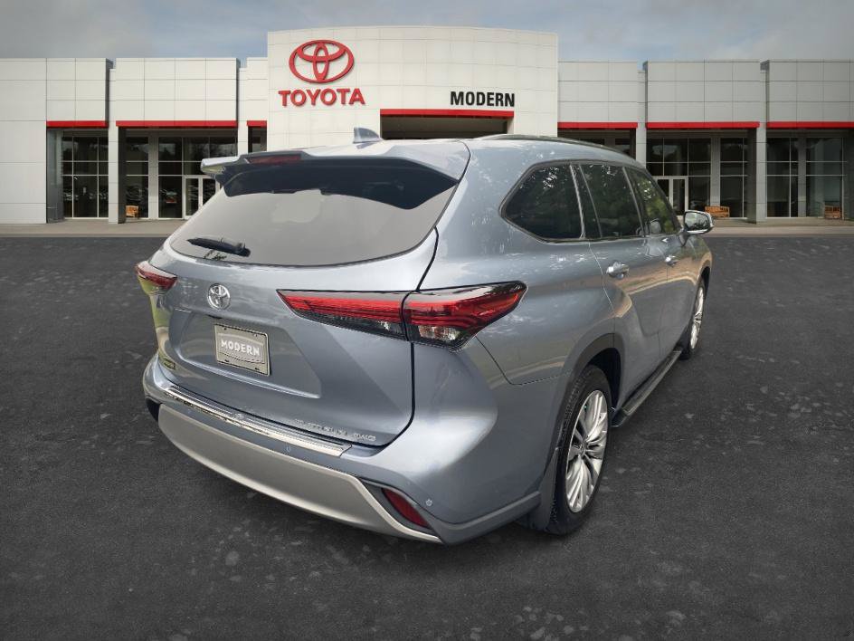 Certified 2021 Toyota Highlander Platinum AWD/4WD image 5