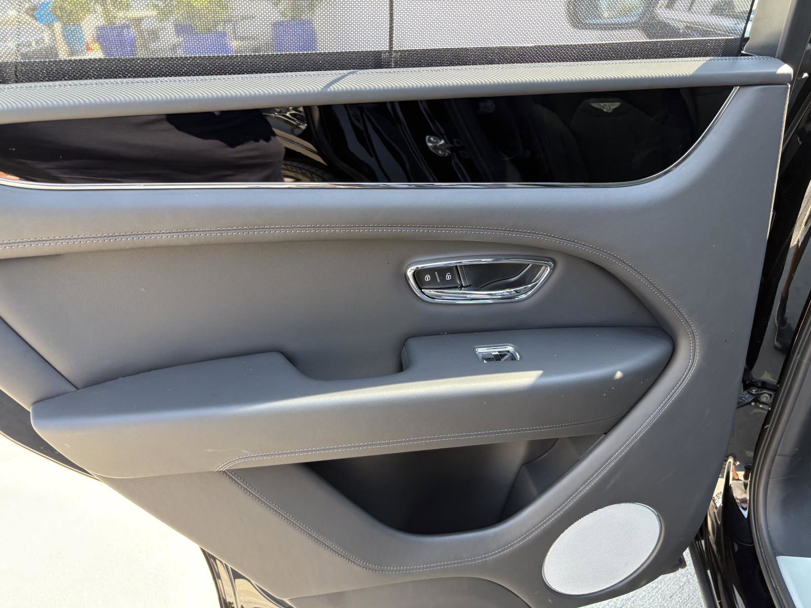Used 2024 Bentley Bentayga image 14