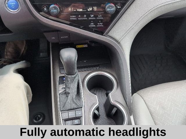Used 2022 Toyota Camry XLE image 6
