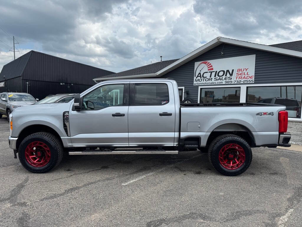 Used 2023 Ford F250 XLT image 2