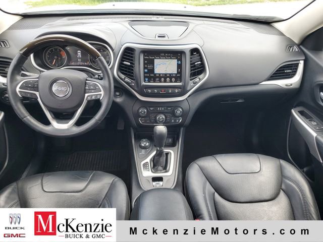 Used 2016 Jeep Cherokee Overland w/ Technology Group AWD/4WD image 24