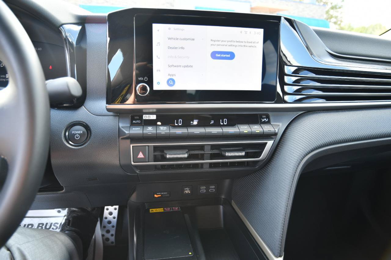 Used 2026 Toyota Camry SE FWD image 27