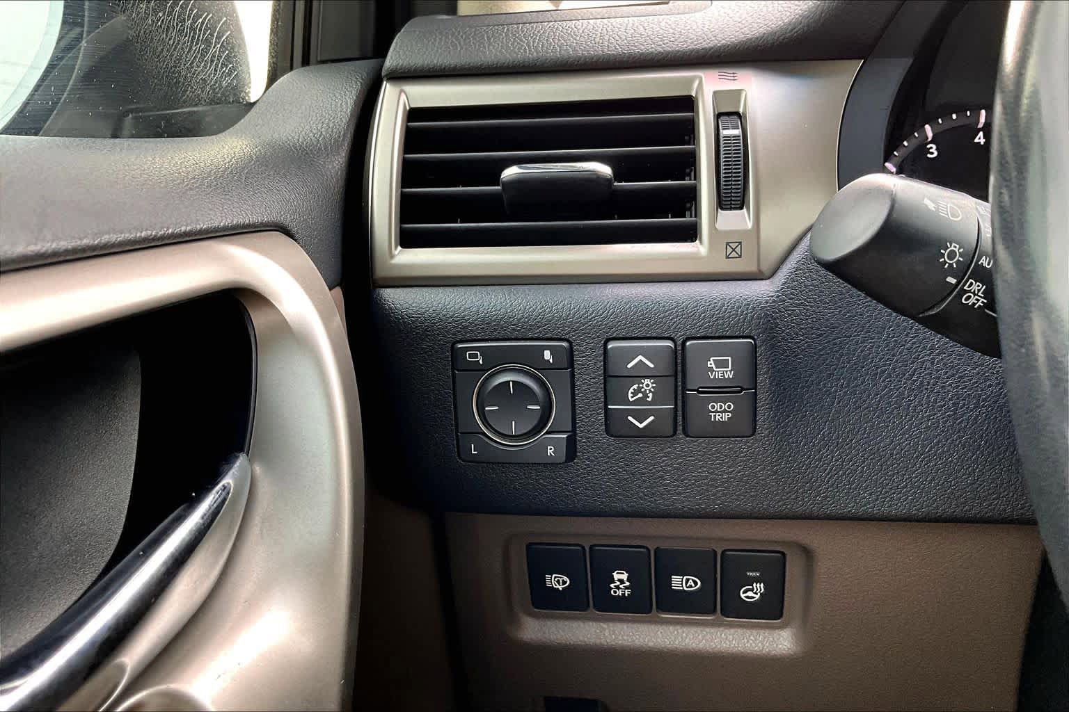 Used 2021 Lexus GX 460 Luxury w/ Accessory Package AWD/4WD image 36