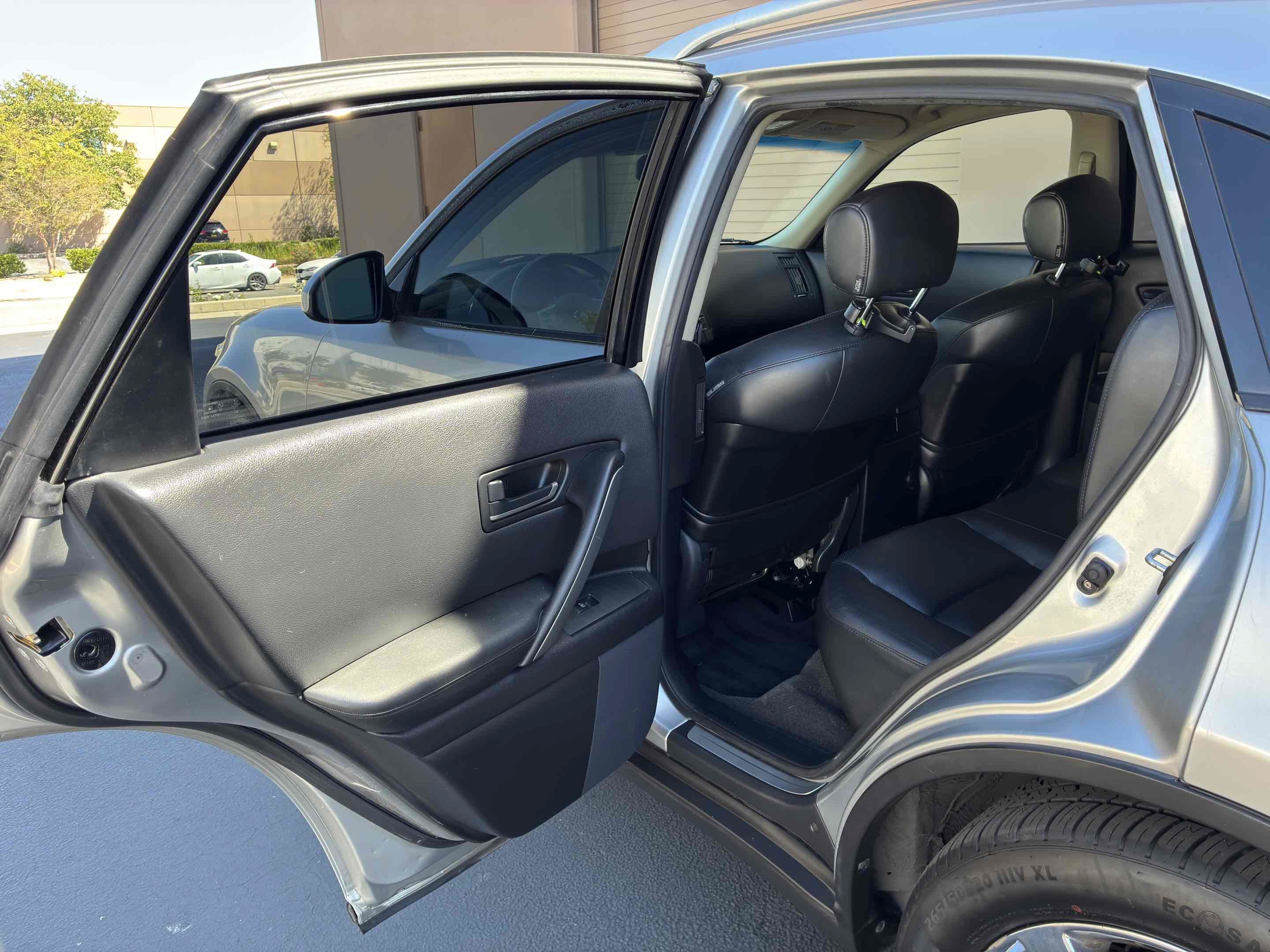 Used 2005 INFINITI FX45 AWD w/ (U01) Technology Pkg image 46