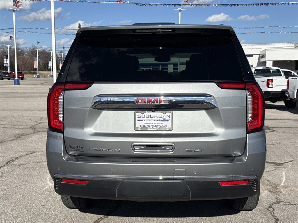 Used 2023 GMC Yukon SLT w/ SLT Luxury Package image 4