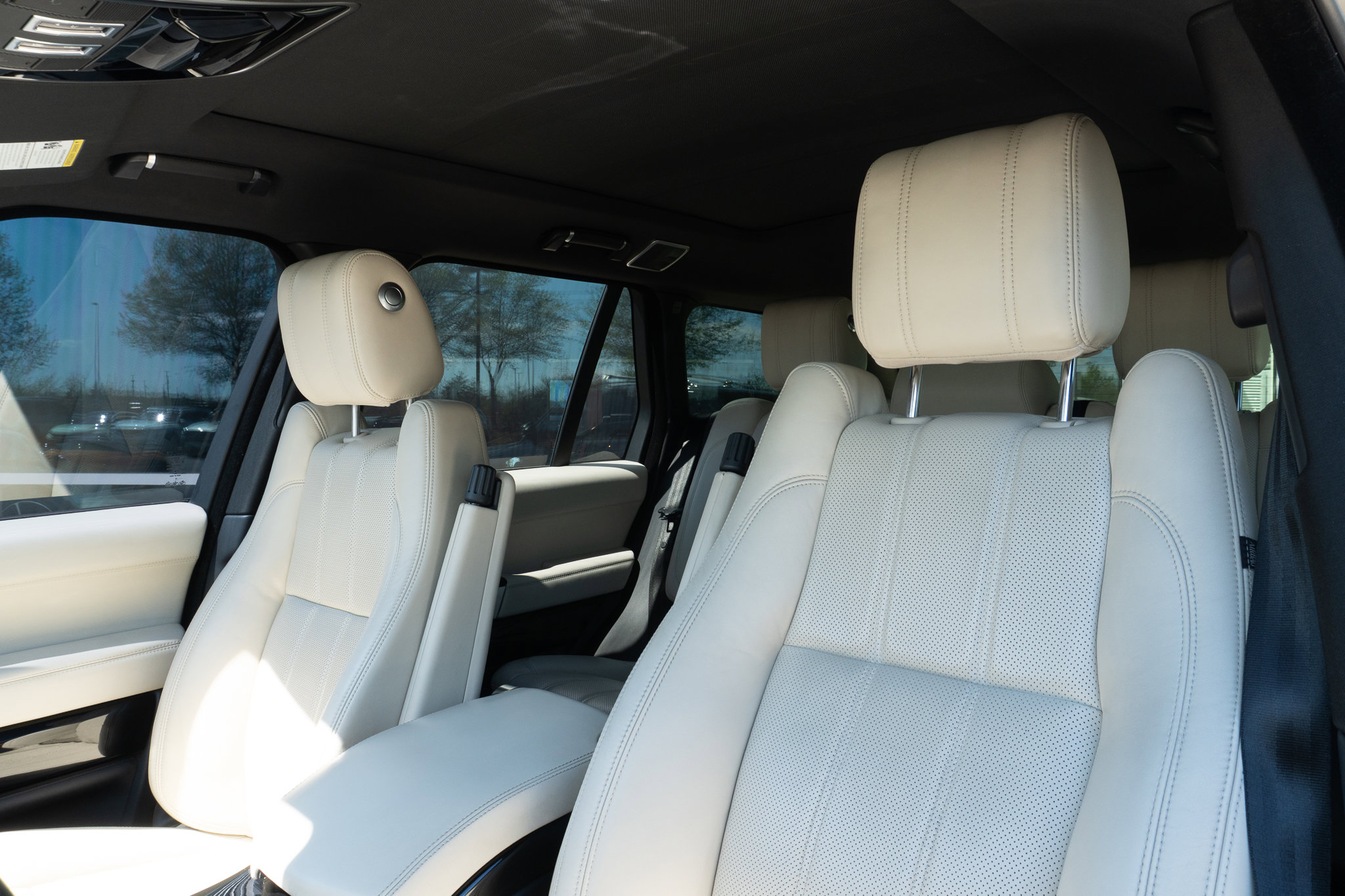 Used 2016 Land Rover Range Rover Supercharged image 10