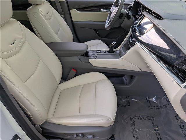 Used 2024 Cadillac XT6 Premium Luxury w/ Technology Package AWD/4WD image 23