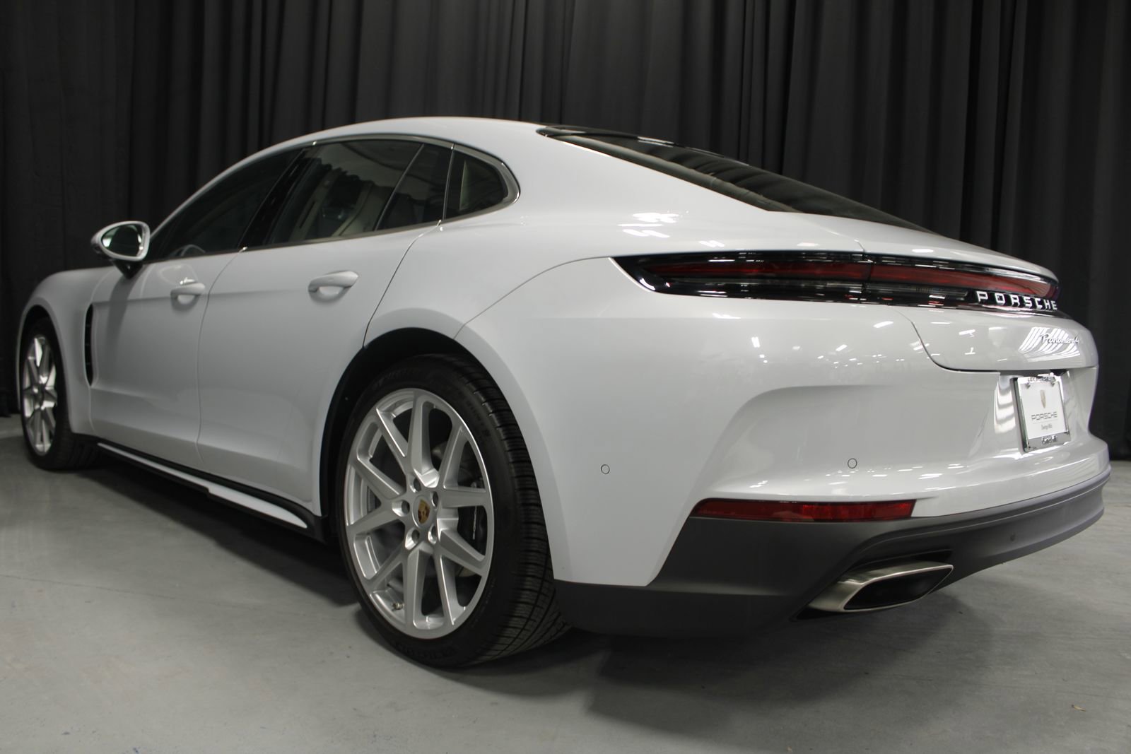 Used 2025 Porsche Panamera 4 image 14