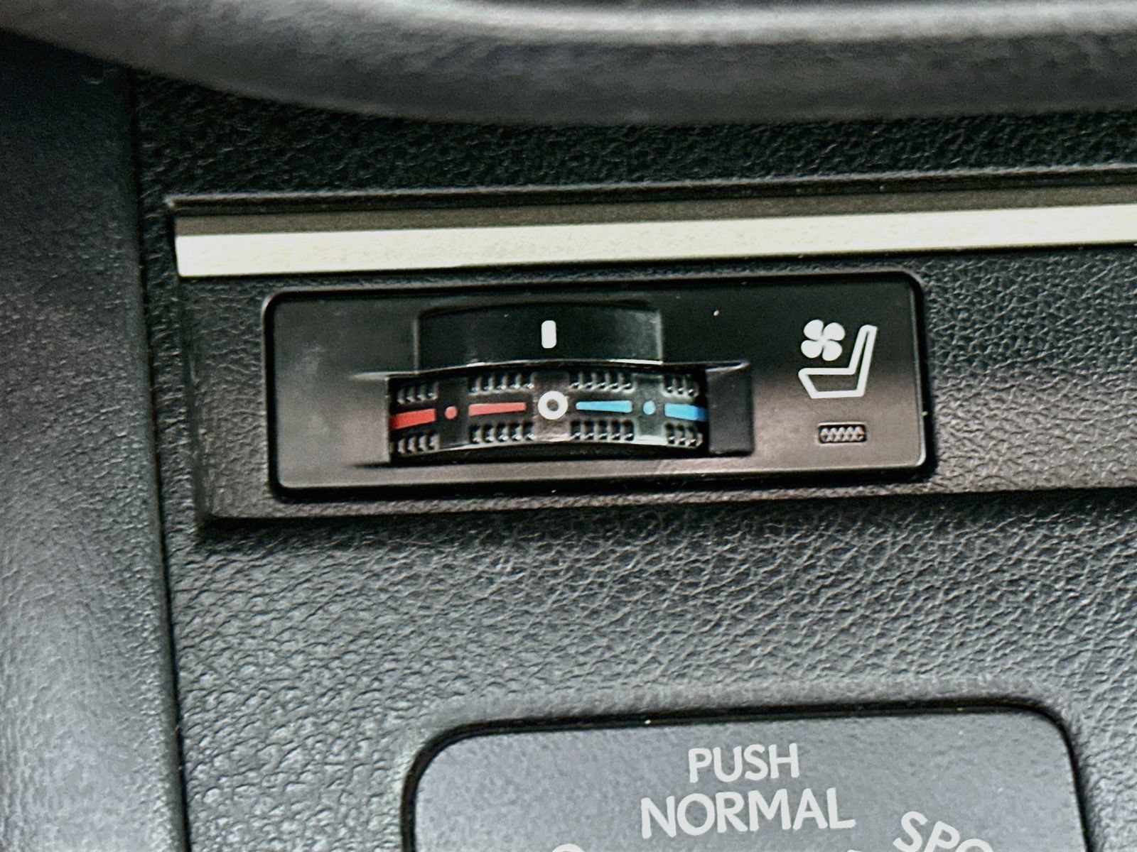 Used 2016 Lexus ES 350 w/ Premium Package w/Wood Trim FWD image 19