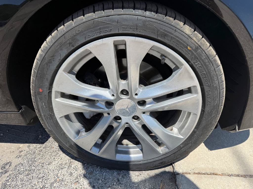Used 2012 Mercedes-Benz C 300 4MATIC Sedan image 13