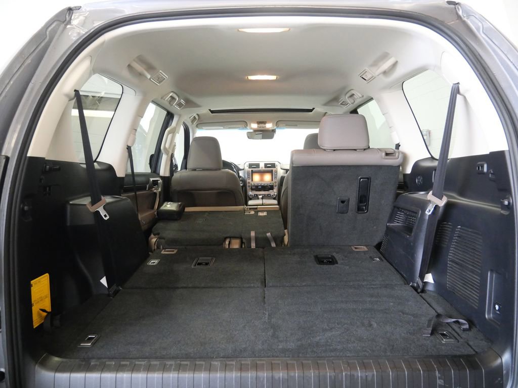 Used 2021 Lexus GX 460 Premium w/ Premium Package image 29