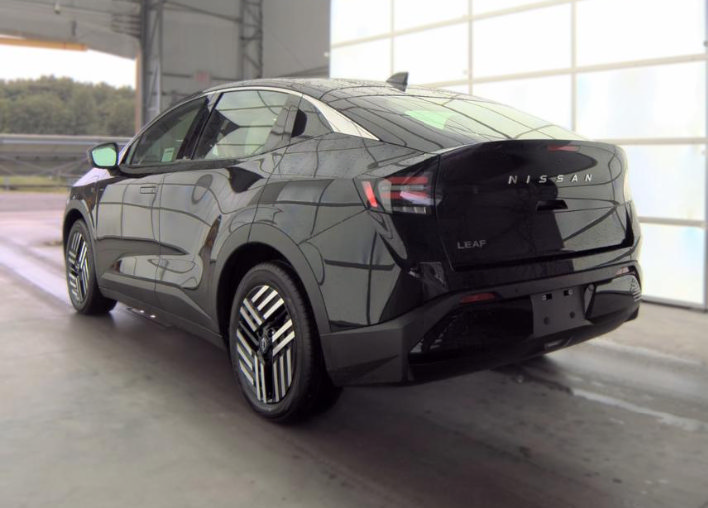 Certified 2026 Nissan Leaf SV Plus FWD image 3