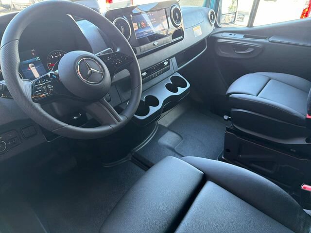 New 2026 Mercedes-Benz Sprinter 2500 image 10