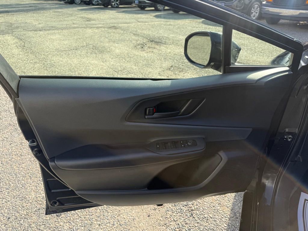 Used 2025 Toyota Prius LE image 11