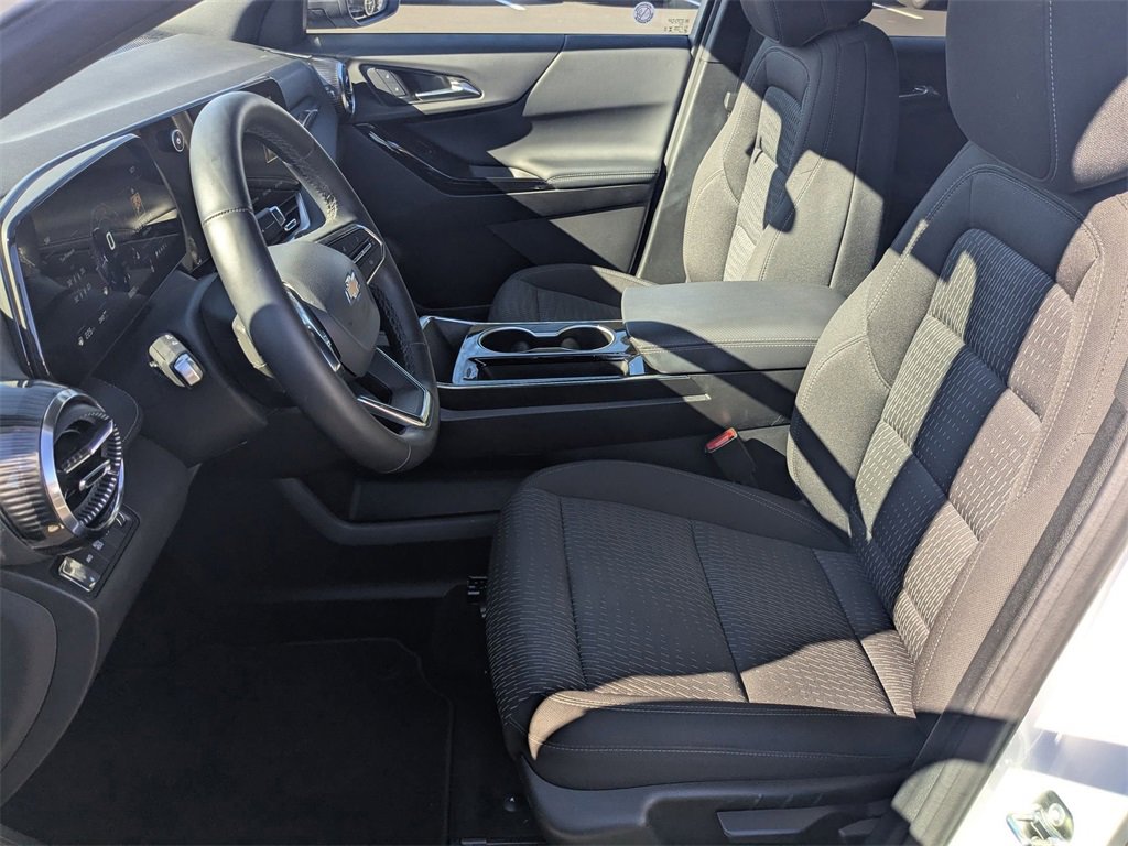 Used 2025 Chevrolet Equinox LT image 20