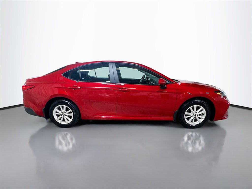 Used 2025 Toyota Camry LE image 11
