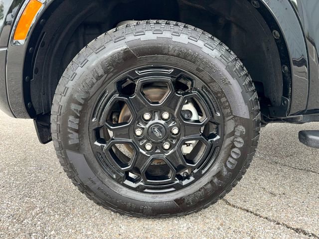 Used 2025 Ford Ranger Lariat w/ FX4 Off-Road Package AWD/4WD image 36