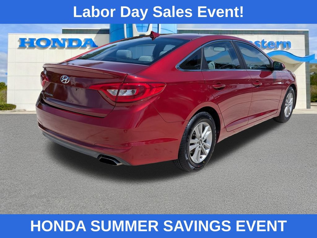 Used 2015 Hyundai Sonata SE w/ Option Group 09 FWD image 3