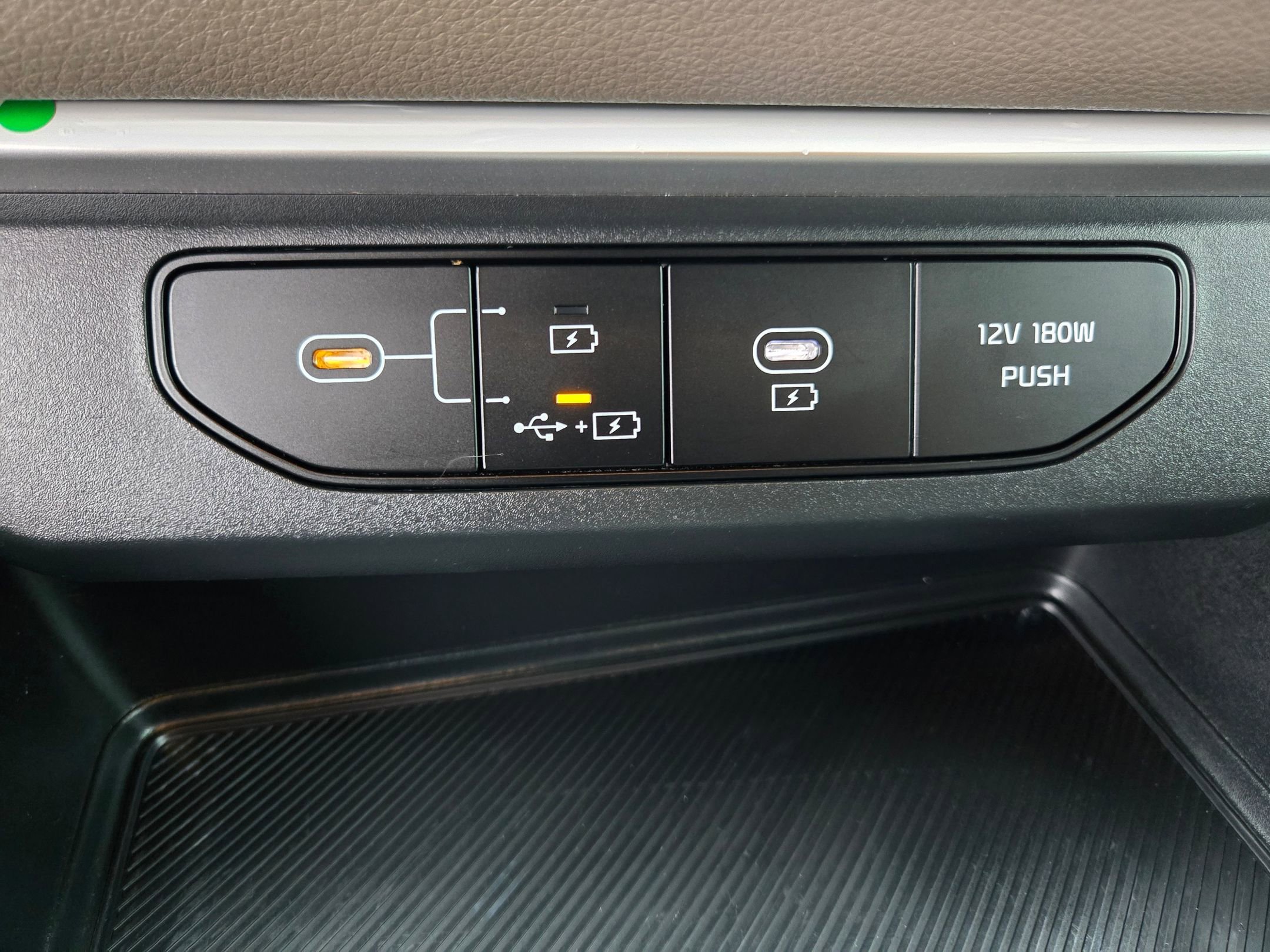 Certified 2025 Kia Carnival LXS image 17