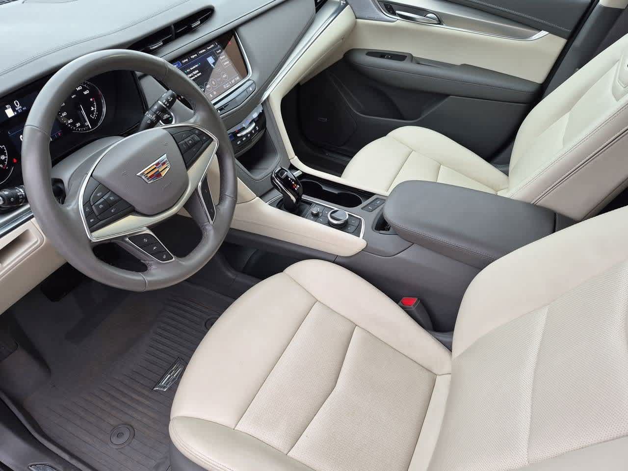 Used 2024 Cadillac XT5 Premium Luxury w/ LPO, Floor Liner Package AWD/4WD image 2