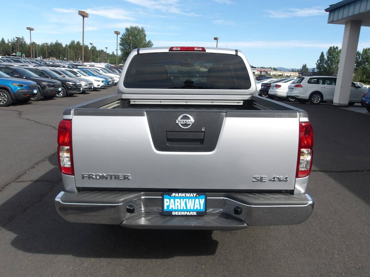 Used 2009 Nissan Frontier SE w/ SE Value Truck Pkg AWD/4WD image 4