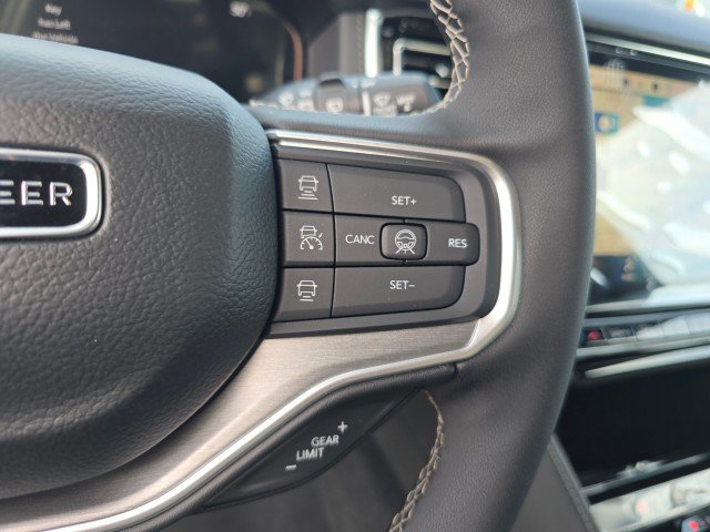 New 2026 Jeep Grand Wagoneer Limited AWD/4WD image 33