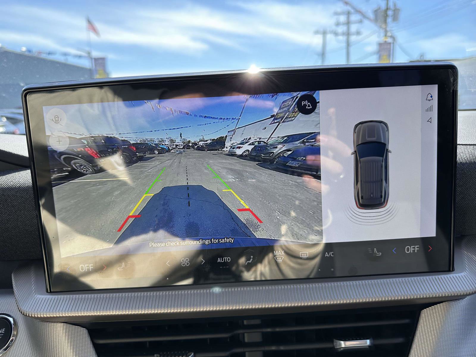 Used 2025 Ford Explorer Active image 24