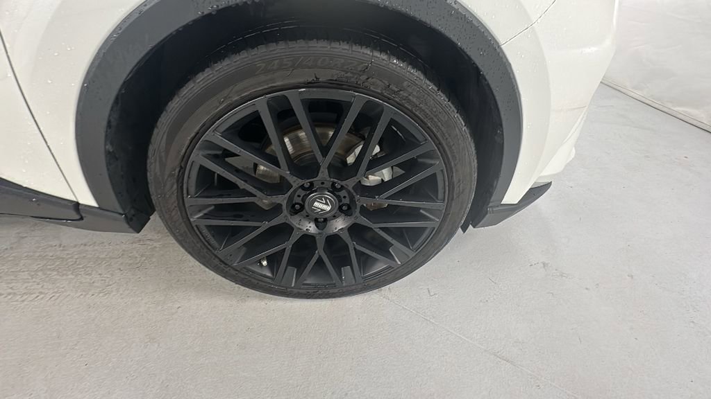 Used 2020 Toyota C-HR XLE image 9