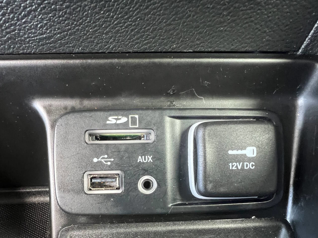 Used 2014 Jeep Cherokee Limited w/ Technology Group image 11