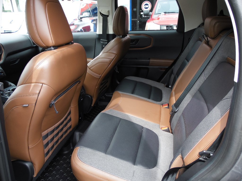 Used 2021 Ford Bronco Sport Outer Banks w/ Outer Banks Package image 8