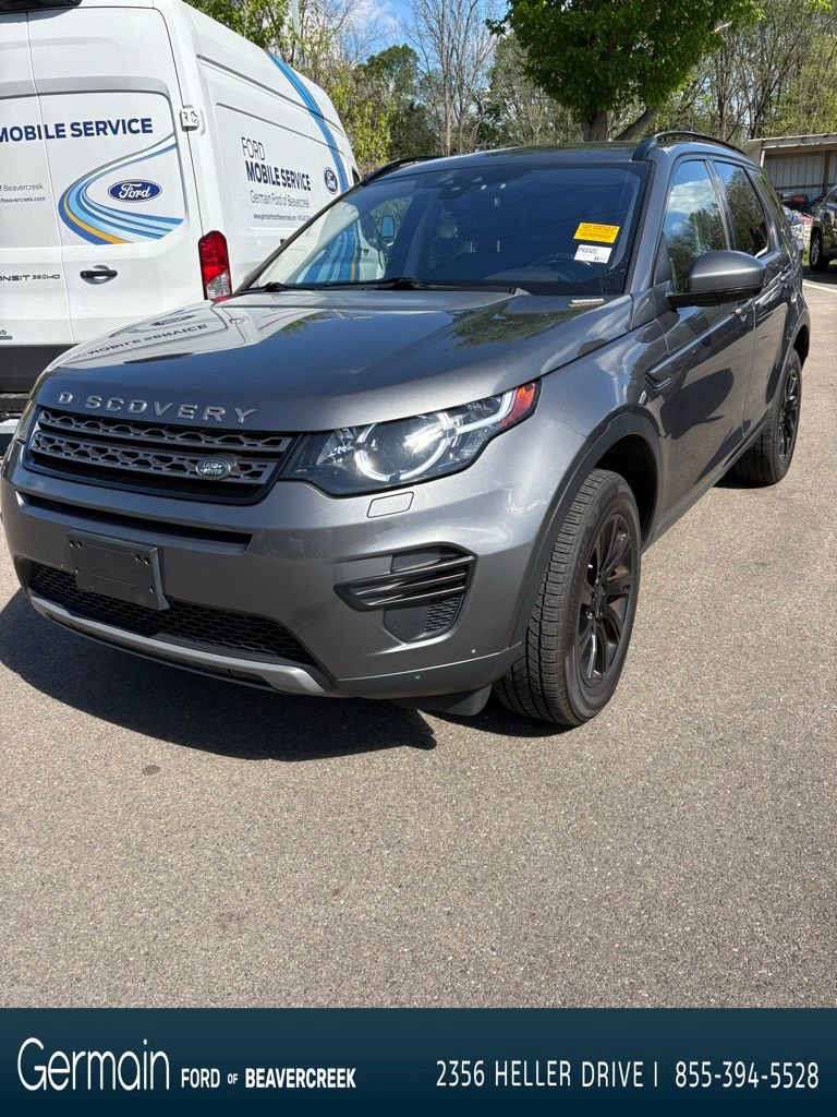 Used 2017 Land Rover Discovery Sport SE image 1