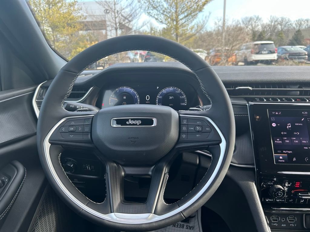 New 2025 Jeep Grand Cherokee L Altitude image 11