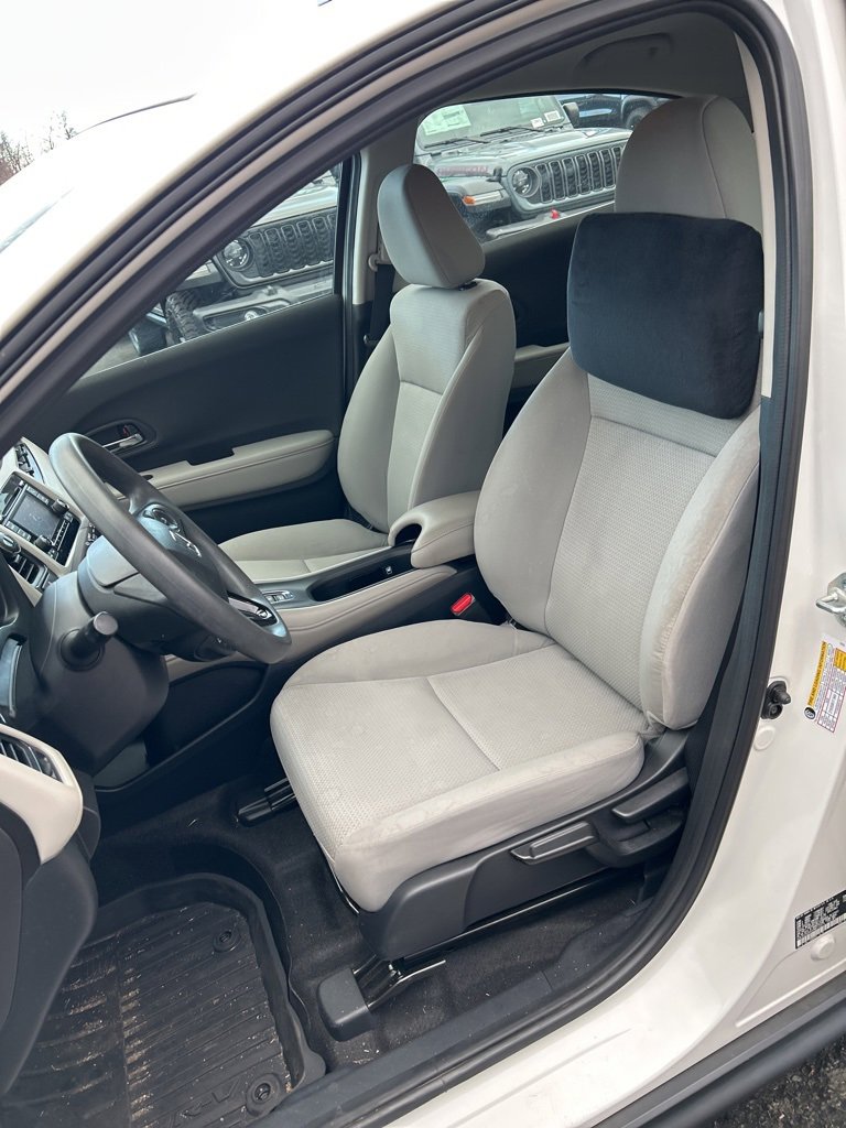 Used 2021 Honda HR-V LX image 5