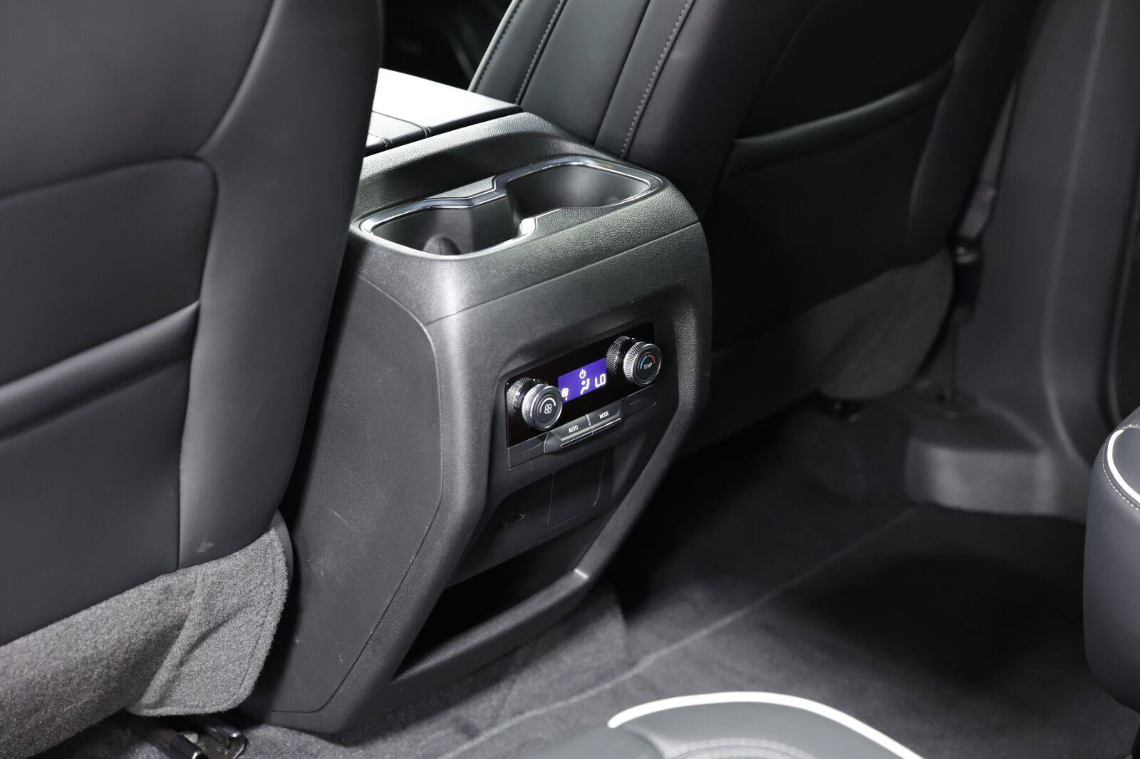 Certified 2026 Buick Enclave Sport Touring AWD/4WD image 31