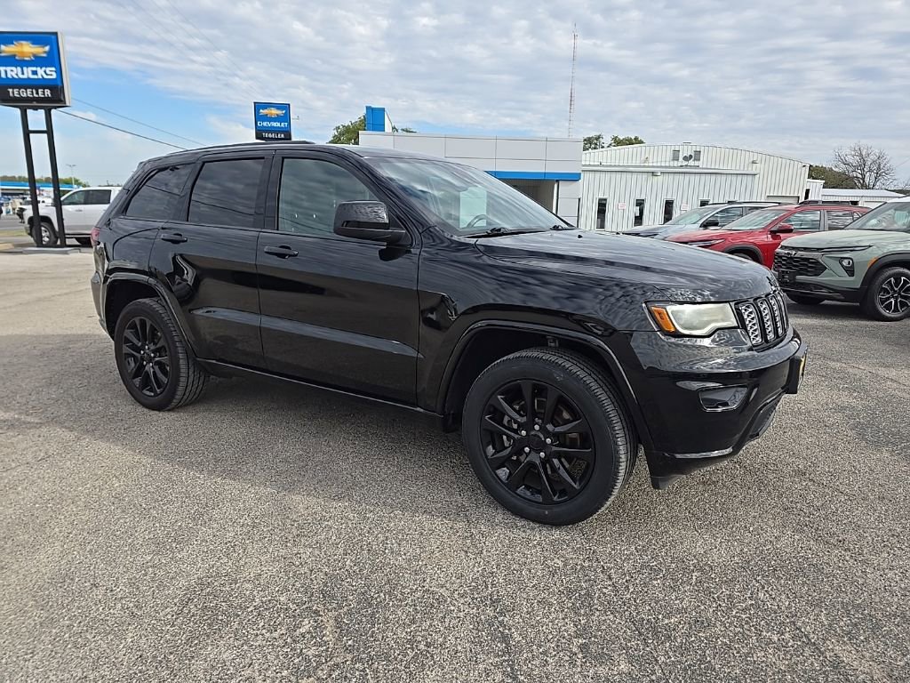 Used 2022 Jeep Grand Cherokee Laredo X image 4